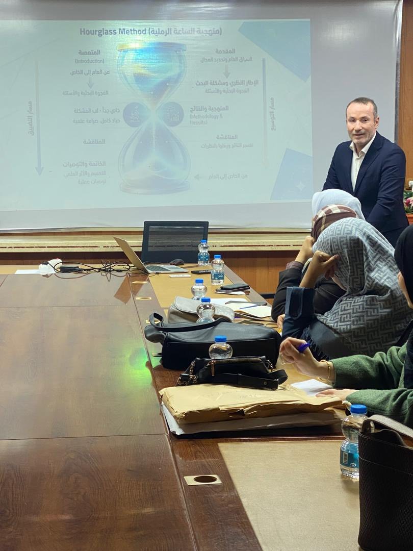 كلية الطب البشري بمصراتة تحتضن ورشة متخصصة لتعزيز مهارات الذكاء الاصطناعي في البحث العلمي بالتعاون مع مركز البحوث والاستشارات بكلية تقنية المعلومات