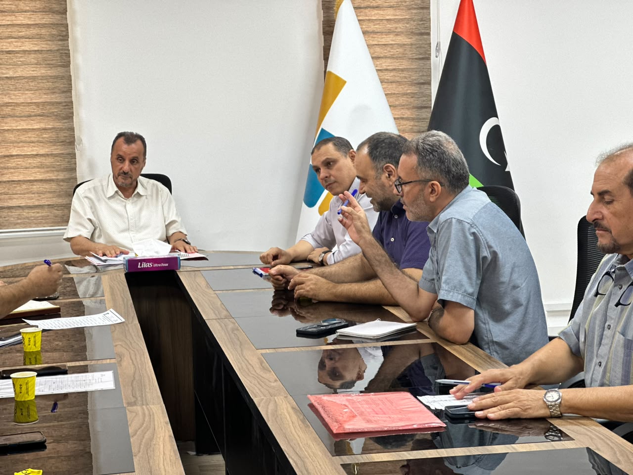 اجتماع مجلس كلية تقنية المعلومات استعدادًا لانطلاق الفصل الدراسي خريف 2026/2027م